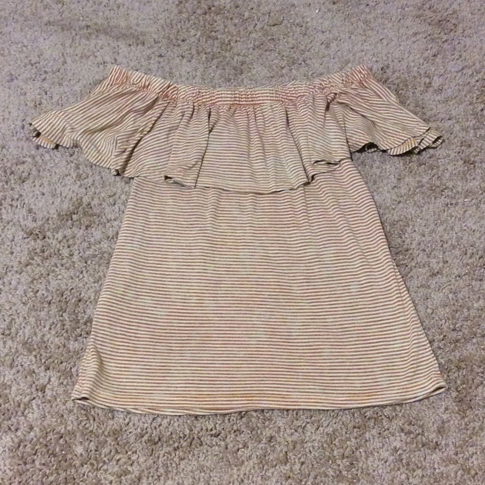 Gimmicks by BKE off the shoulder top
